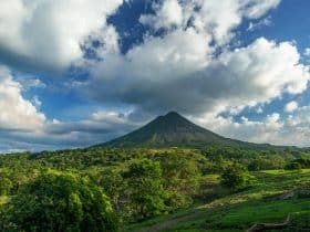 costa rica volcan irazu
